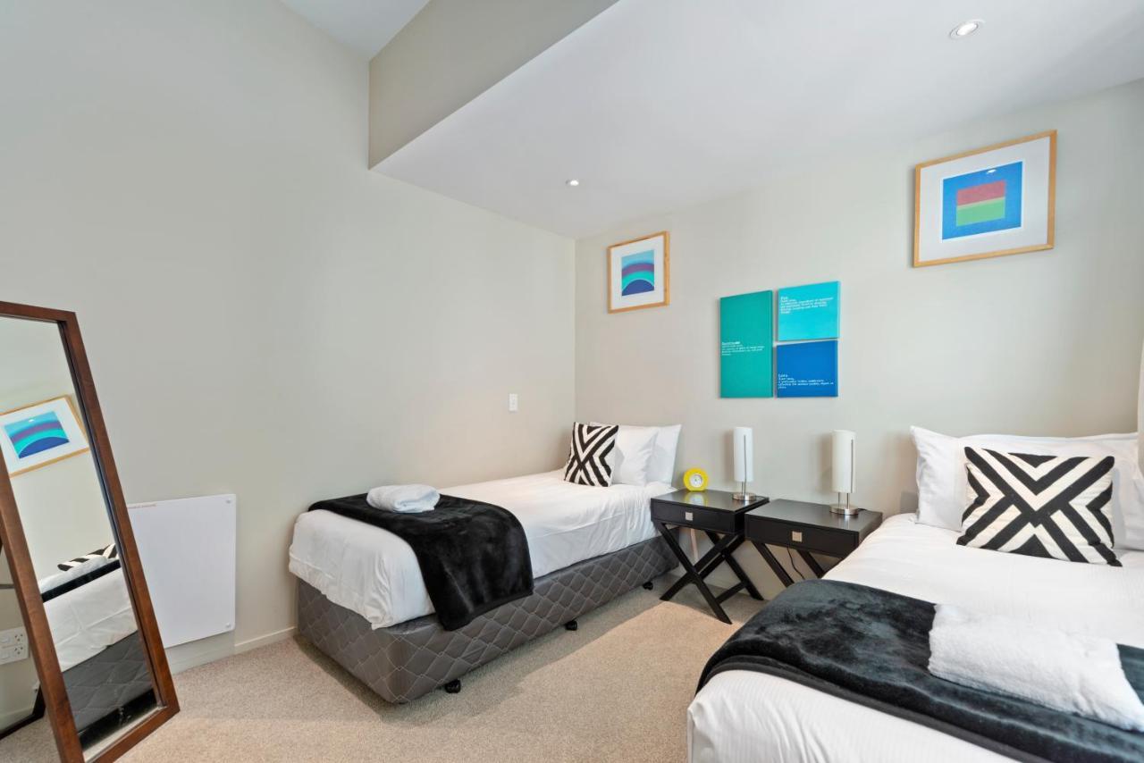 Two Views Taupo Apartment Esterno foto